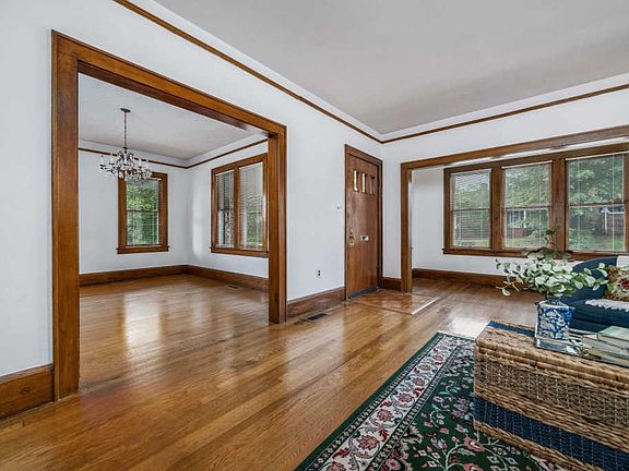 4th image of 1005 Piedmont Ave