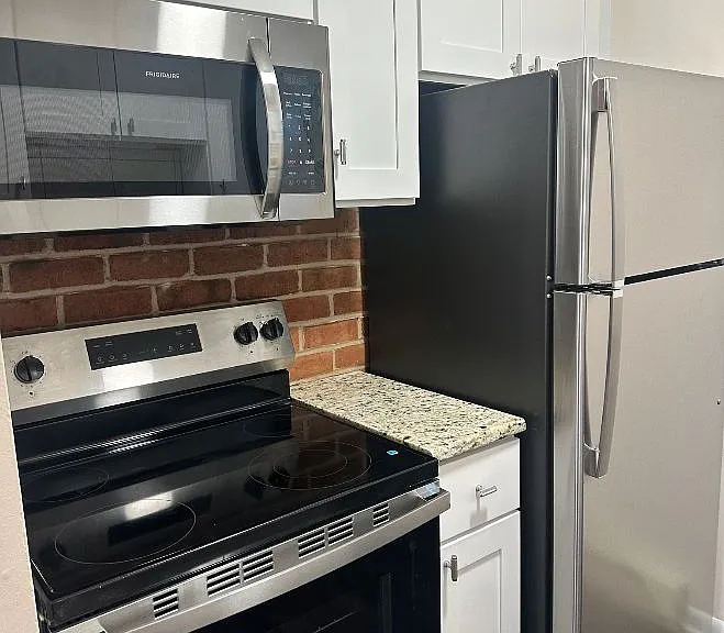 1490 New Danville Pike #B — Photo 5