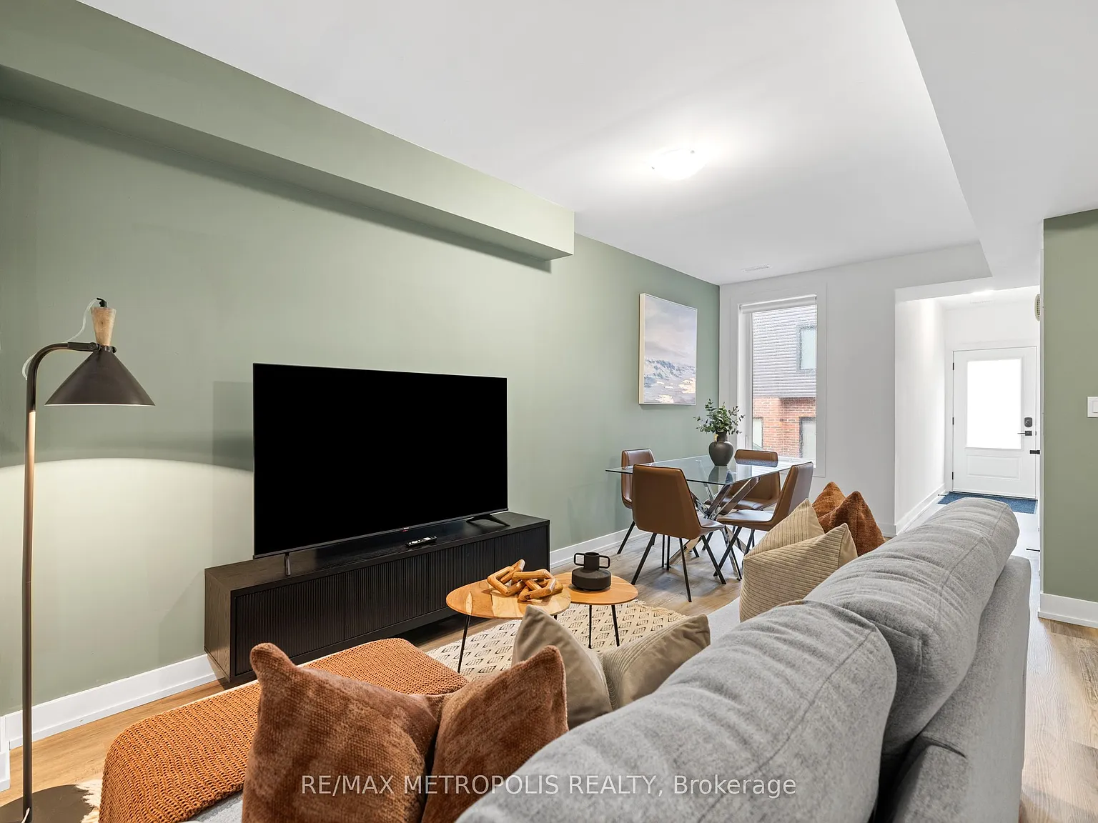 447 Lansdowne Ave — Photo 4