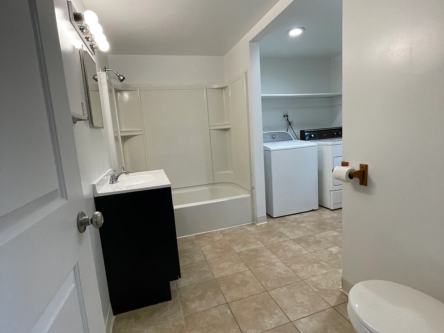 2 bed, 700 sqft, $1,100 — Photo 4