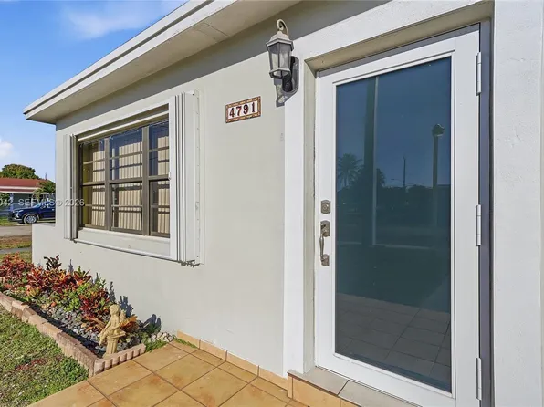 4791 W 3rd Ave, Hialeah, FL 33012