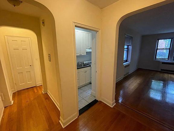 2nd image of 17505 Wexford Ter APT 4M
