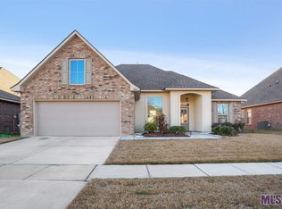 1304 Cedar Trail Ave, Zachary, LA 70791