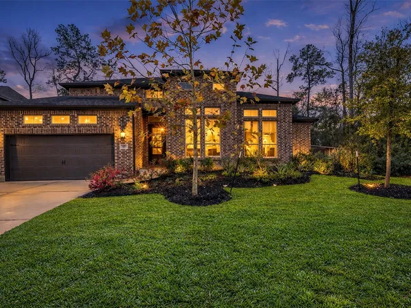 633 N Rivus Overlook Dr, Willis, TX 77318