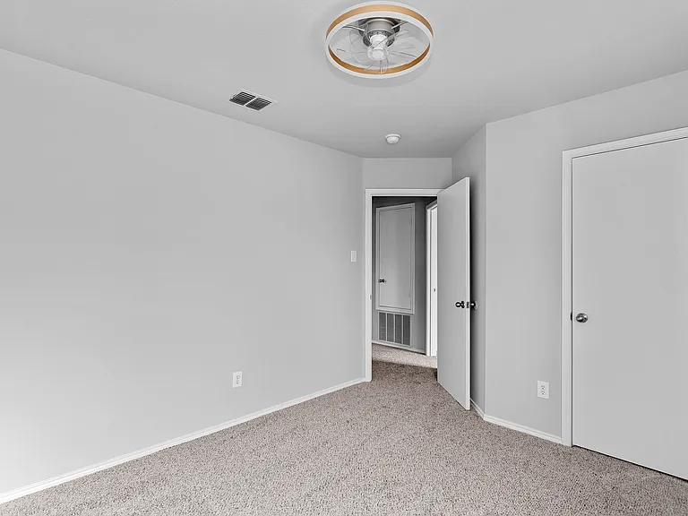 500 Canvas Ct — Photo 17
