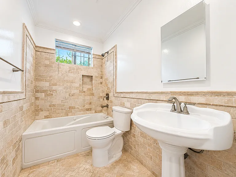 834 Lincoln Blvd #206 — Photo 12