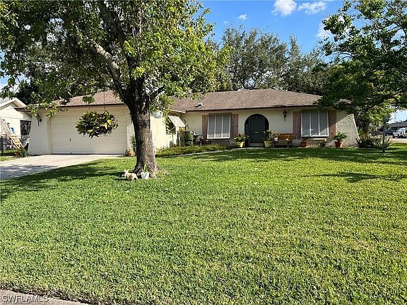 2nd image of 1386 White Cedar Ln