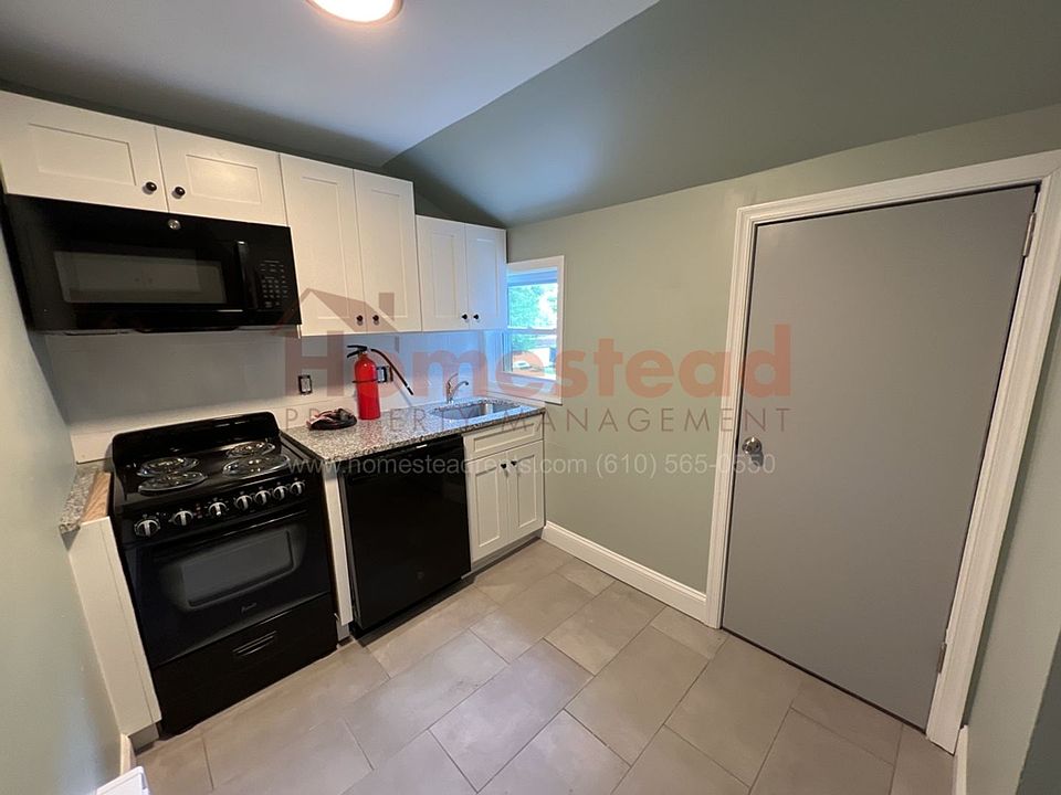 1st image of 1027 School St Floor 3