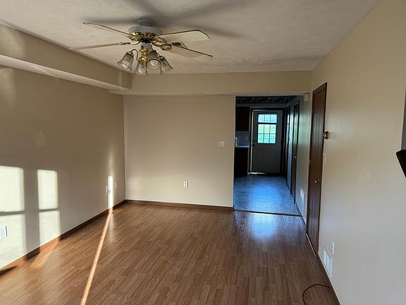 4th image of 15 Pioneer Villas