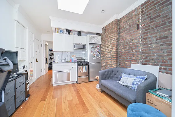 Rented by Living New York | media 13