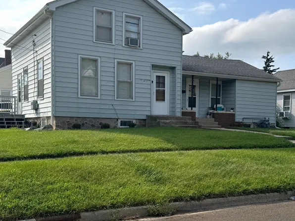 726 S Jefferson St, Woodstock, IL 60098
