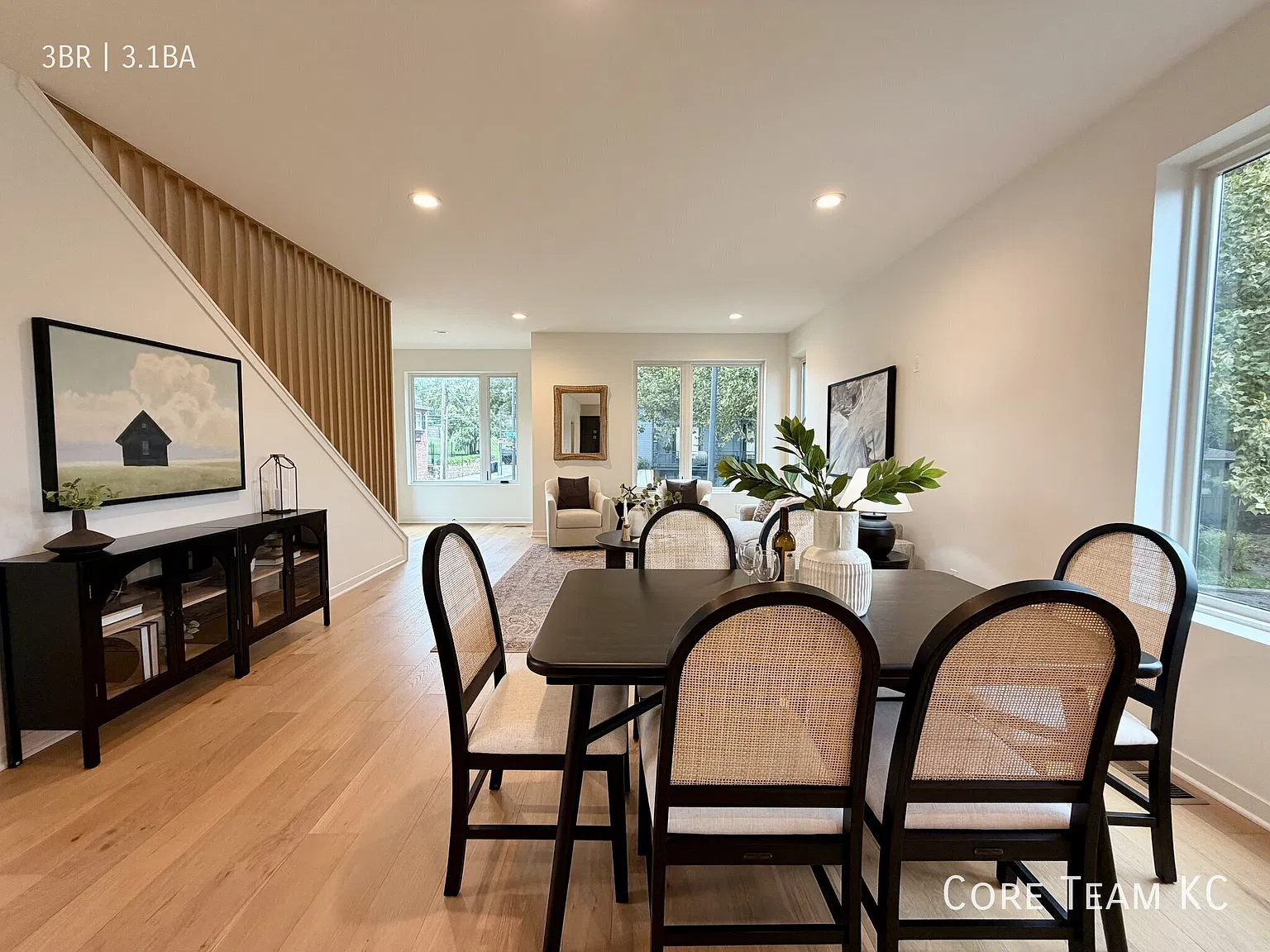 2042 SF 3 Bed 3.5 Bath Townhome with Patio Patio — Photo 4