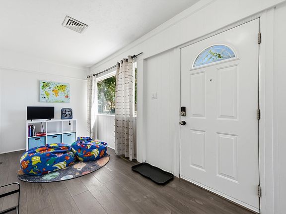 2nd image of 1002 Colorado Ave