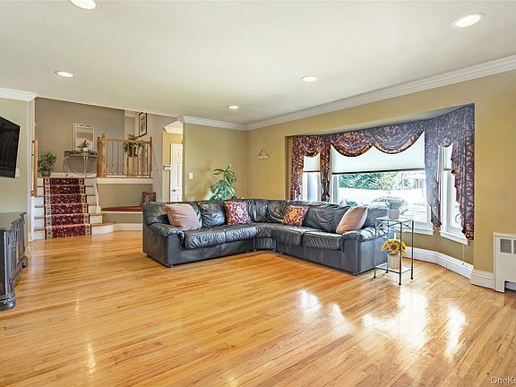 5th image of 37 Winthrop Road