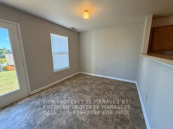3 bed, 2.5 bath, 2078 sqft, $1,695 — Photo 4
