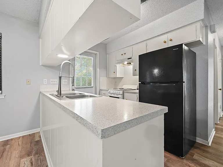 8910 Little Walnut Pkwy #A — Photo 15