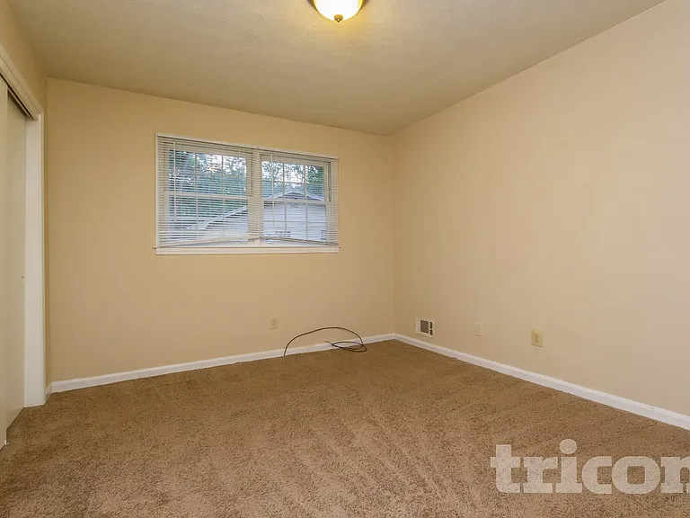 1464 Yorkton Ct — Photo 12