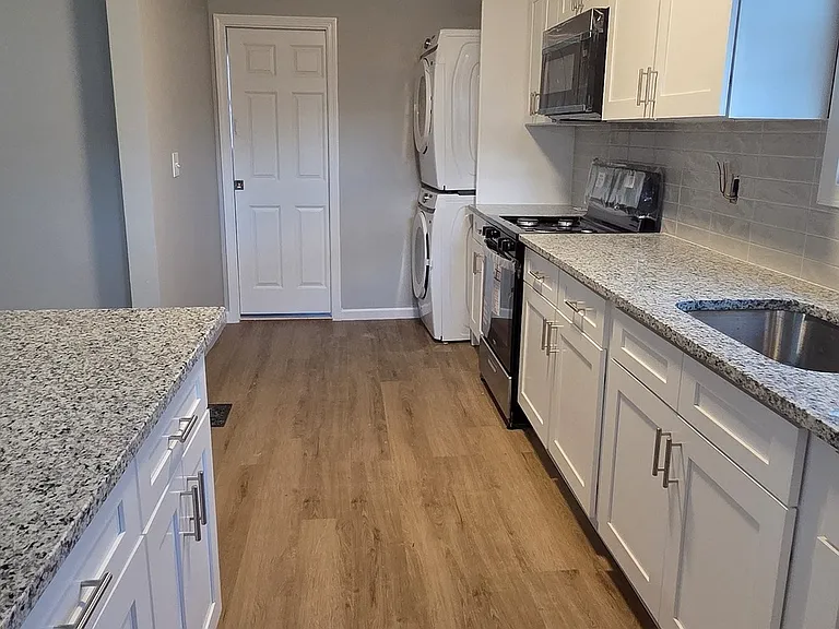126 Tremont St #B — Photo 9
