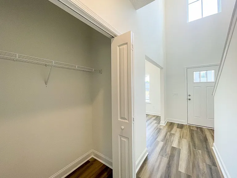 549 Meloney Dr — Photo 11