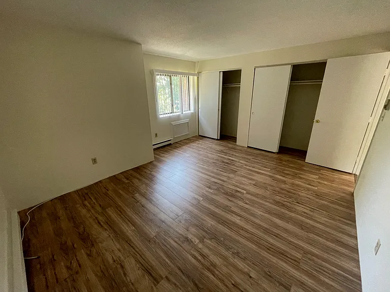 491 W Central St #B11 — Photo 13