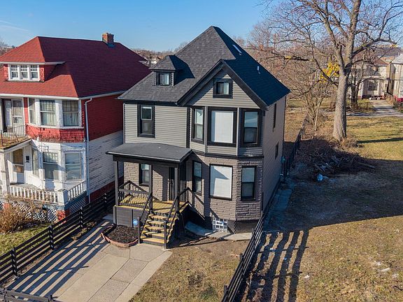 2nd image of 2575 Harding St