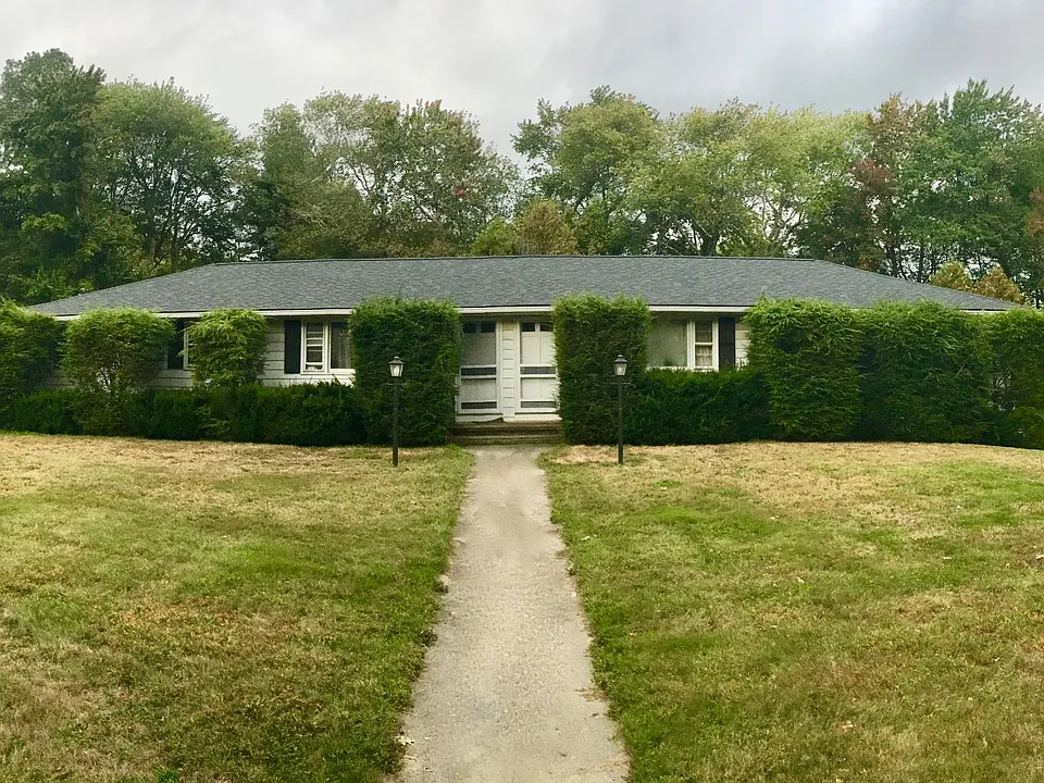 18 Lyman Rd