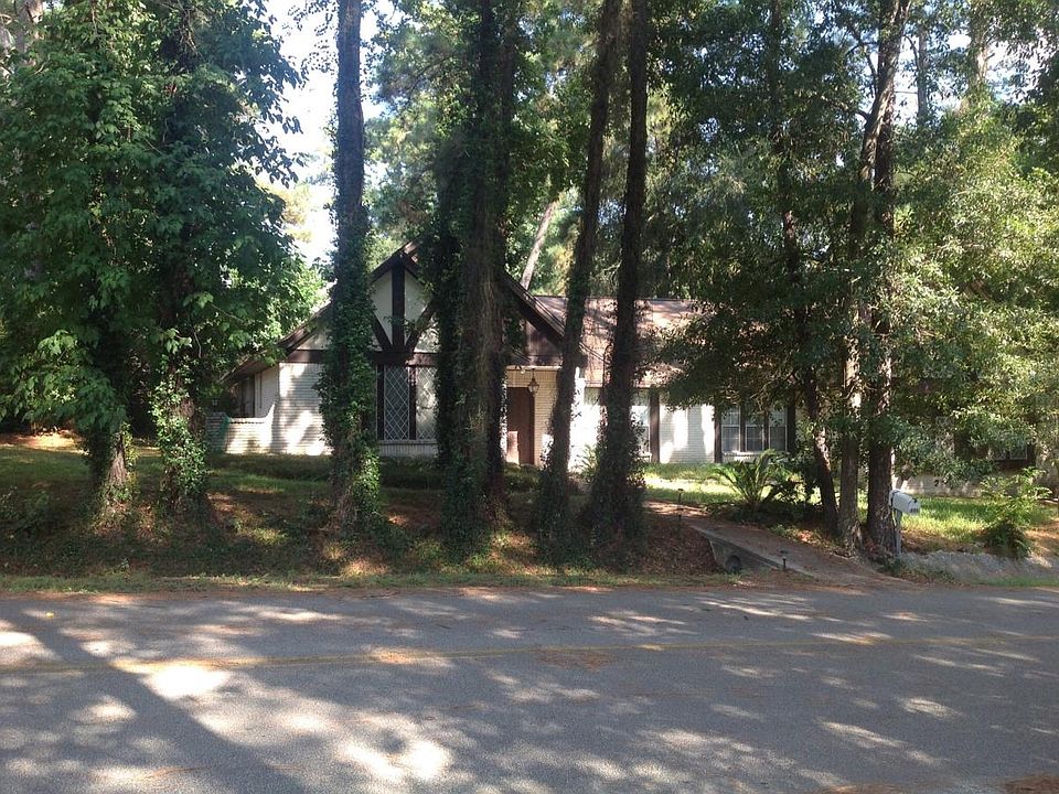 2nd image of 844 Red Bud Ln