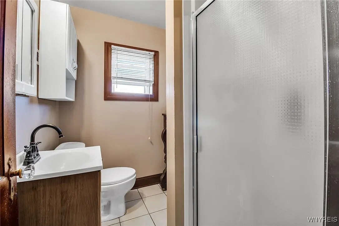 3340 Genesee St — Photo 2