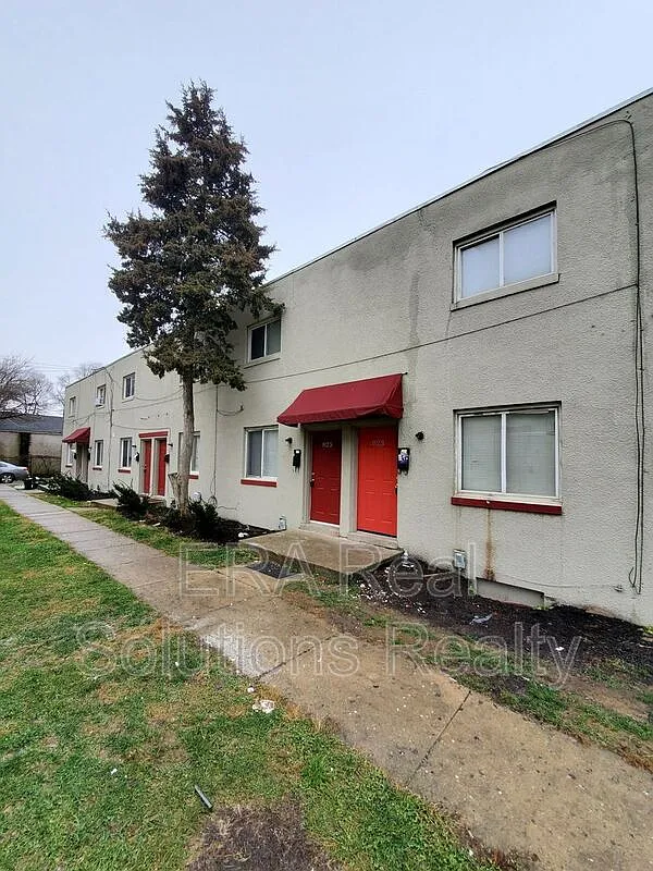 823 E Mithoff St photo 1