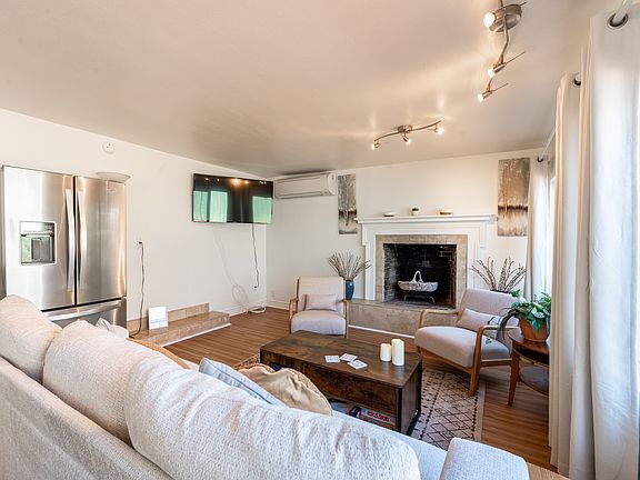 2nd image of 6669 Archwood Ave #A