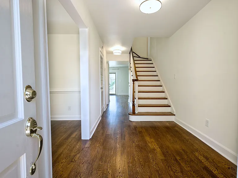 420 Linkhorn Dr #5 — Photo 2