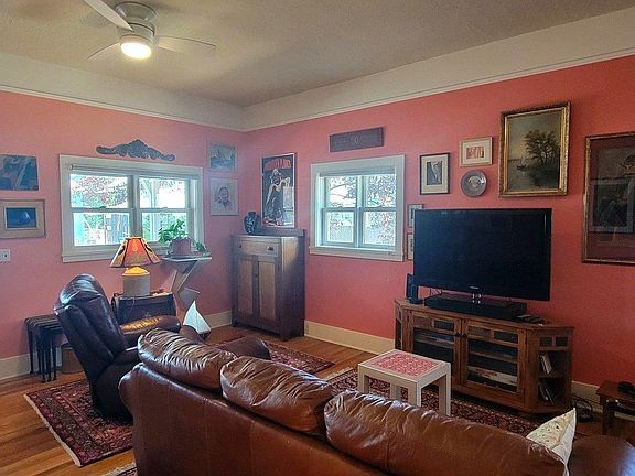 4th image of 110 N Bayard St #107
