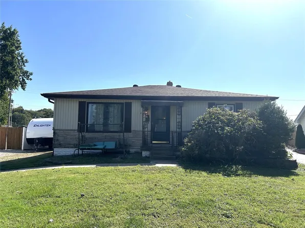 212 W Washington St, Caseyville, IL 62232