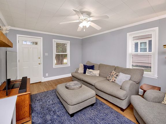 4th image of 5606 Ovid Ave