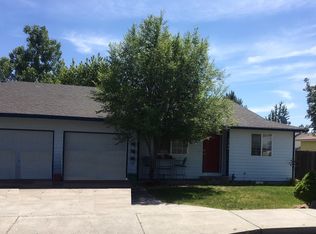 2766 SW 28th St, Redmond, OR 97756