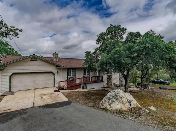 5757 Thornicroft Dr, Valley Springs, CA 95252