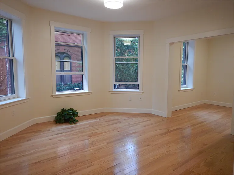 367 Harvard St #4 — Photo 34