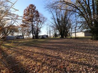 364 Cemetery Rd, Worden, IL 62097