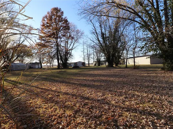 364 Cemetery Rd, Worden, IL 62097