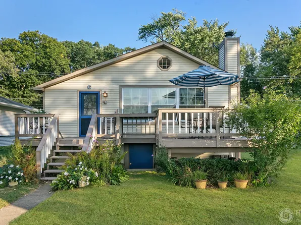 1904 River Terrace Dr, Johnsburg, IL 60051