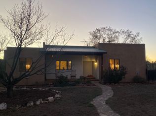 2 Eototo Rd, El Prado, NM 87529