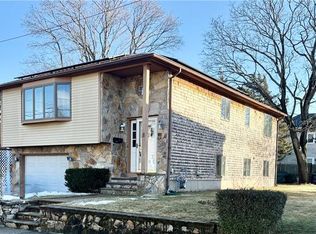 139 Suffolk Ave, Pawtucket, RI 02861