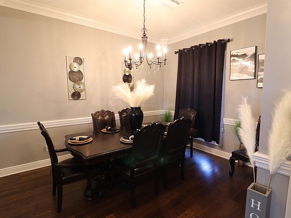 5th image of 302 Cotton Trace Dr