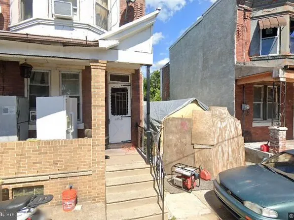 3947 Dell St, Philadelphia, PA 19140