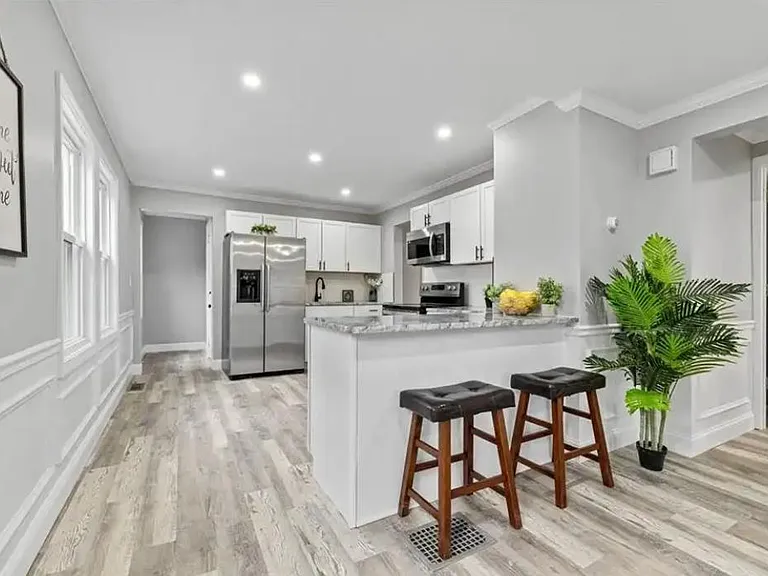 212 Greene St — Photo 1