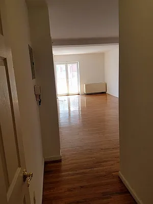 Rented by Bahar Management | media 21