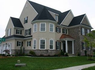 319 Millpond Dr, Lititz, PA 17543