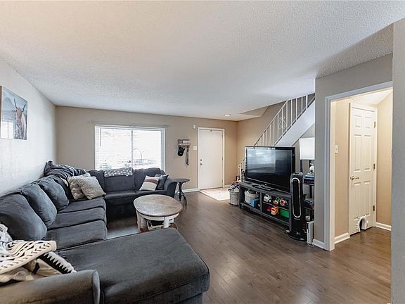 2nd image of 214 Charmers Ct