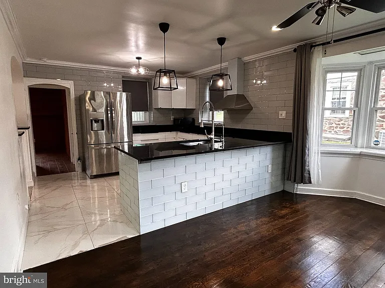 56 N New Ardmore Ave — Photo 13