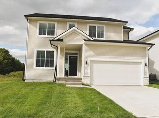 2825 Kestrel St, Norwalk, IA 50211